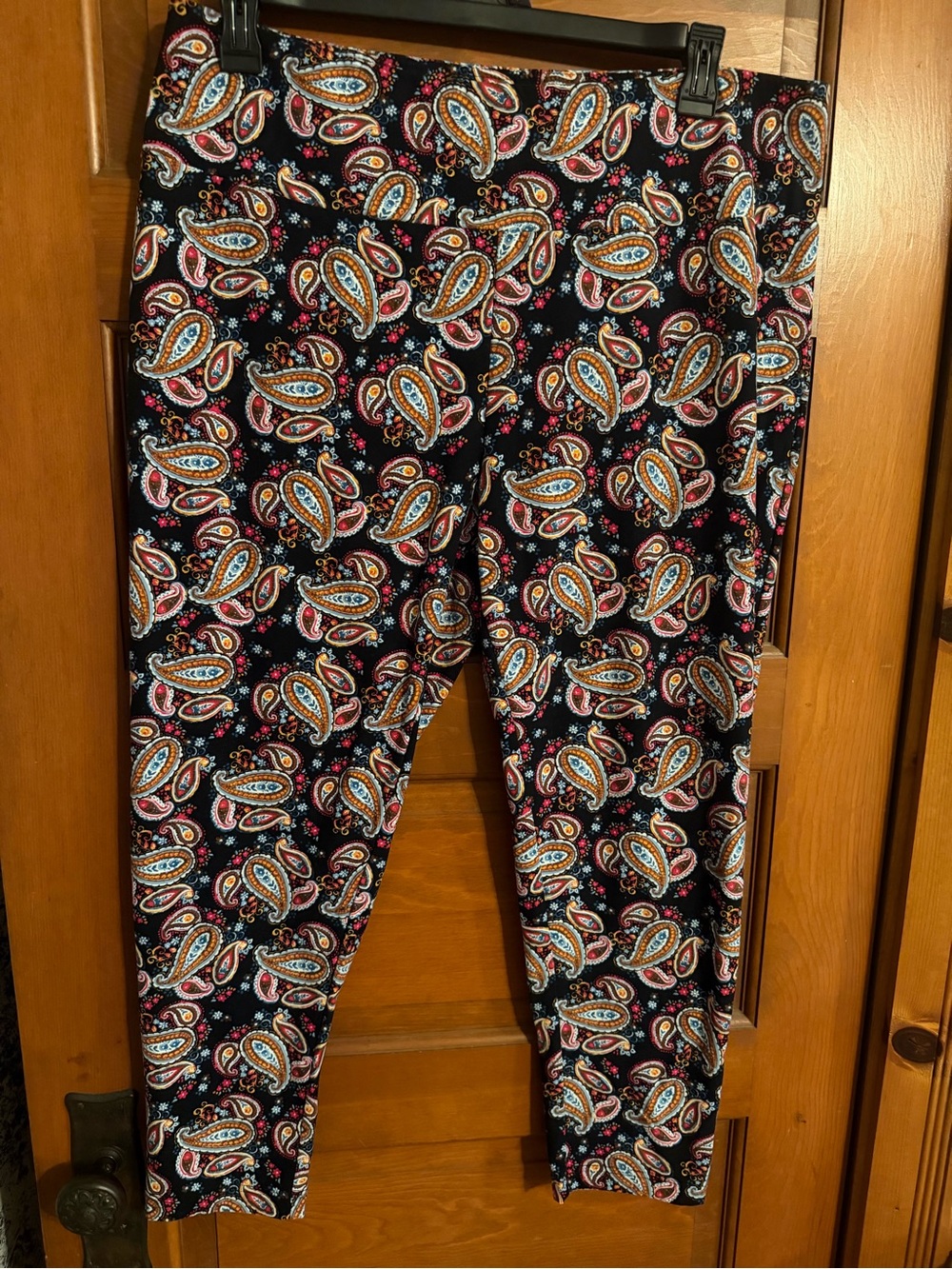 Women's Black Paisley Print Leggings - Stretch Comfort